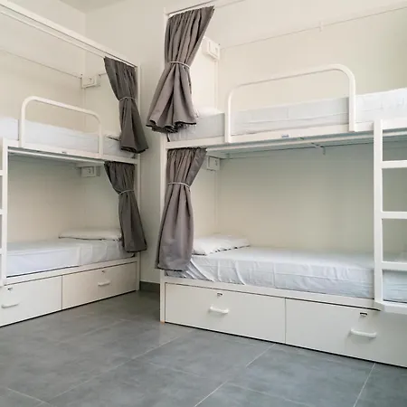 Sea Hostel *