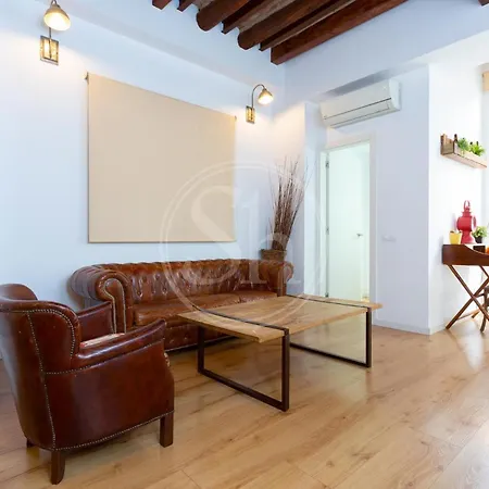 Moderno En Eixample Apartment