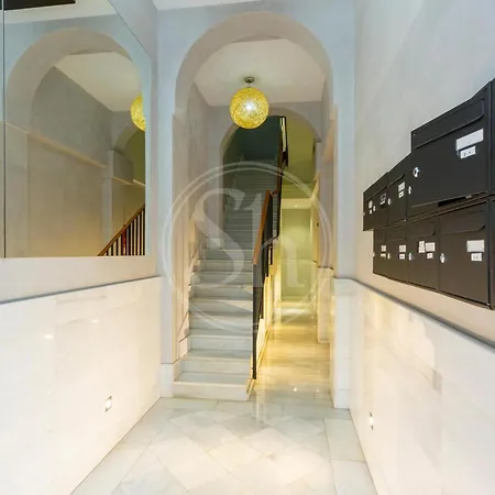 Moderno En Eixample Apartment