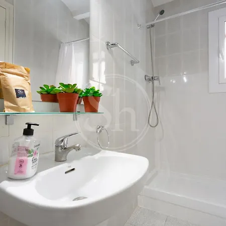 Estudio En Barrio De Gracia E4 *