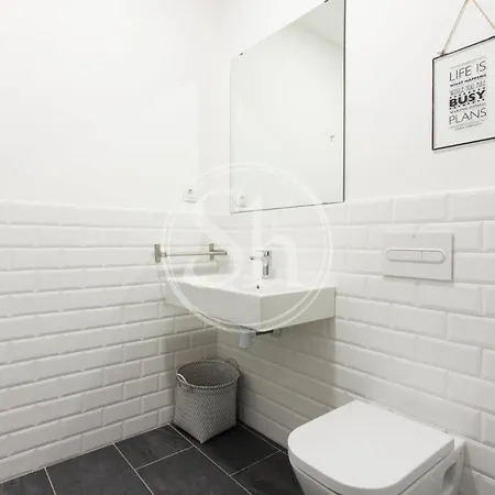 Centrico Y Moderno Apartamento Iii