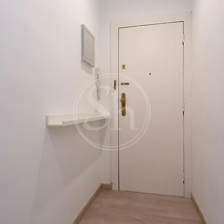 Apartment Zona Sagrada Familia Iii *