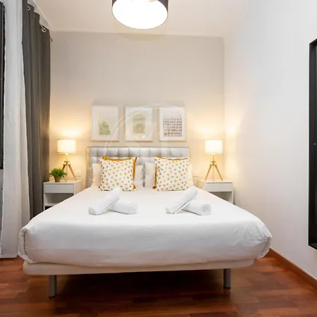 Zona Sagrada Familia Ii Apartment *
