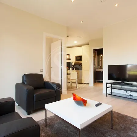 Apartment Familiar En Avenida Gaudi Barcelona