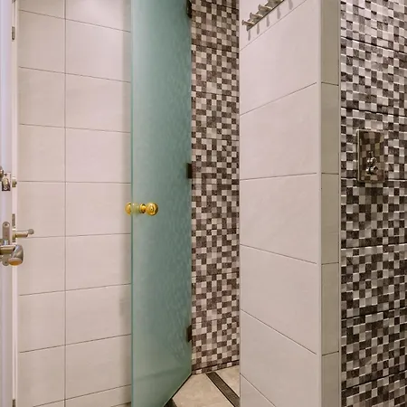 Hostal Balmes Private
