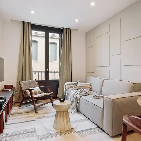Pompei - 2 Bedrooms, Balcony And Terrace In Ciutat Vella Apartment