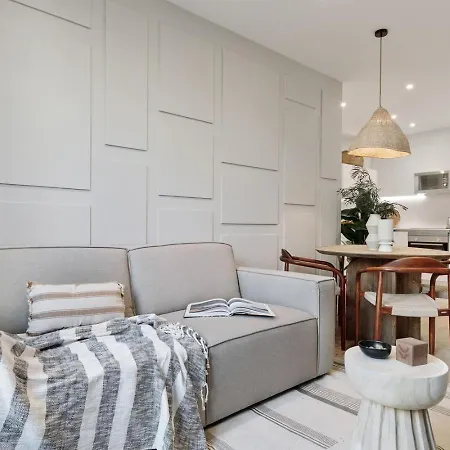 Pompei - 2 Bedrooms, Balcony And Terrace In Ciutat Vella Apartment