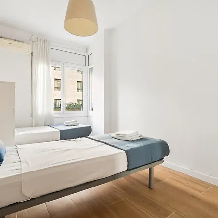 Fridays Flats Spacious 4br Family Retreat Appartamento Barcellona