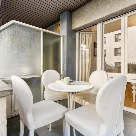 Fridays Flats Spacious 4br Family Retreat *