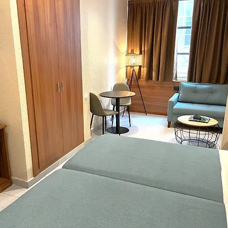 Aneto Hotel *