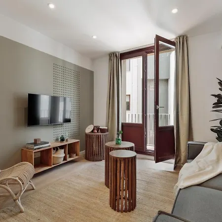 Eboli - 3 Bedrooms, Balcony And Terrace In Ciutat Vella Barselona