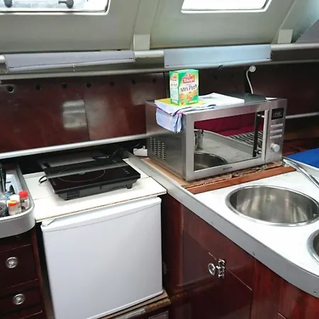 Amazing Flat In Classic Sailing Boat In Botel Barcelona