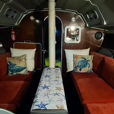Amazing Flat In Classic Sailing Boat In Barcelona