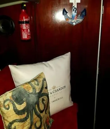 Amazing Flat In Classic Sailing Boat In Botel Barcelona