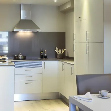 Rambla 102 Apartment *