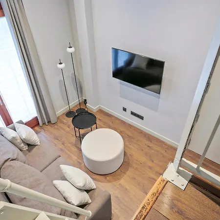 Uma Suites Barceloneta Beach Apartment