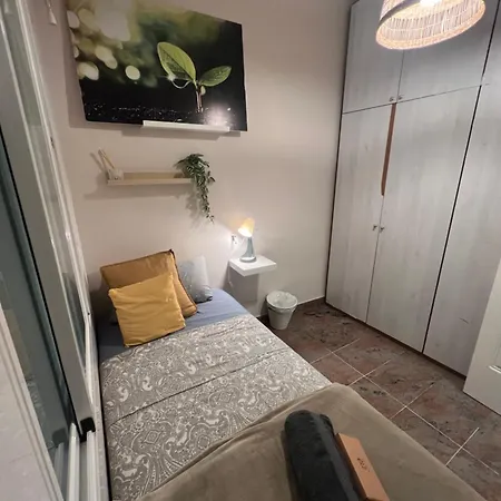 Spacious In Area A Apartment