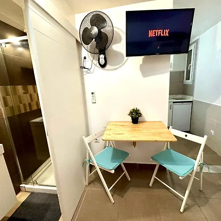 Apartment In By Perita Next Metro St T1