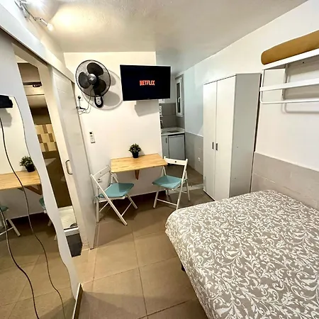 Apartment In By Perita Next Metro St T1 *