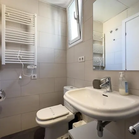 Apartment Fuer 3 Personen Ca 40 Qm In Barcelona-gracia, Costa Brava Costa Del Maresme *