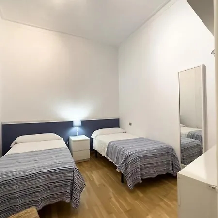 Apartment Fuer 5 Personen Ca 80 Qm In Barcelona-eixample, Costa Brava Costa Del Maresme
