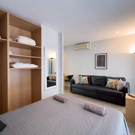 Apartment Fuer 2 Personen Ca 38 Qm In Barcelona-gracia, Costa Brava Costa Del Maresme