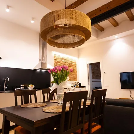 Poble Sec Charming Apartment