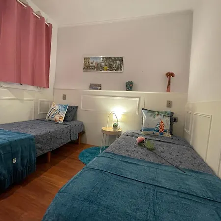 Moll De La Fusta Hostal