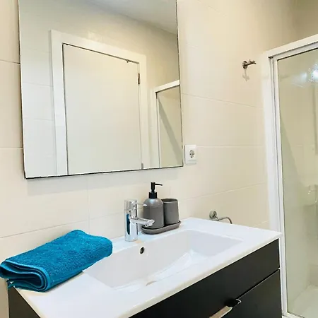 Sharing Flats In Gotico Hostel