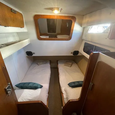 Spacious And Cozy Boat House In Barcelona Botel Sant Adria de Besos