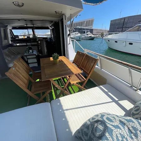Botel Spacious And Cozy Boat House In Barcelona