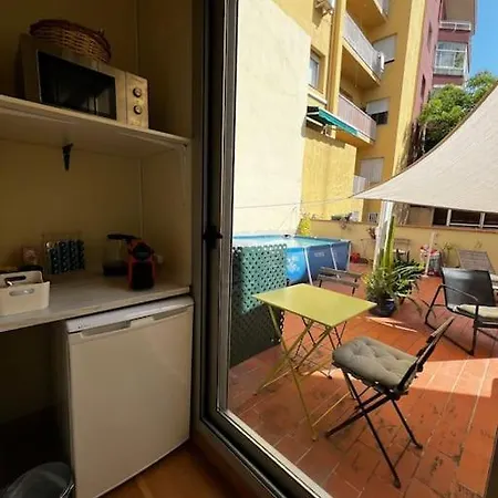 Avec Acces Prive, Terrasse, Piscine Apartment *