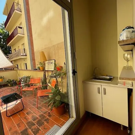 Avec Acces Prive, Terrasse, Piscine