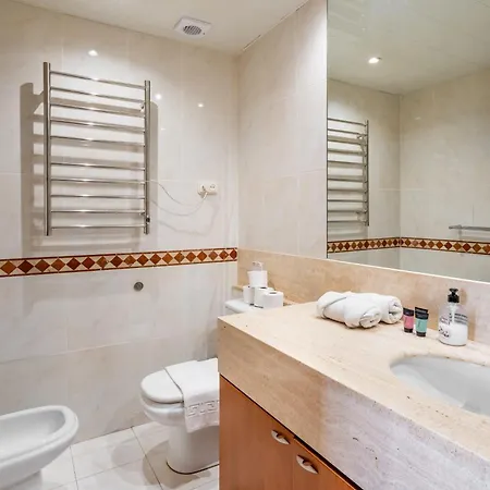 Elegant 3-bedroom In The Heart Of Bcn Appartamento