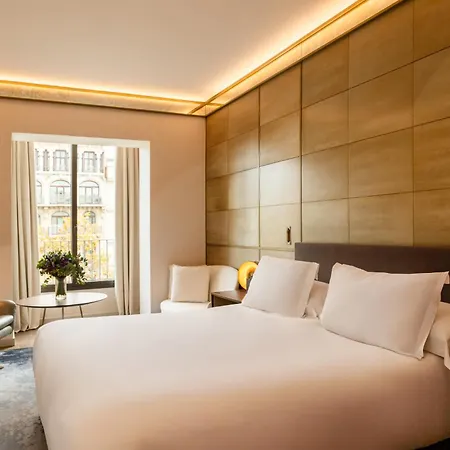 Almanac Hotel
