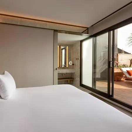 Almanac Hotel