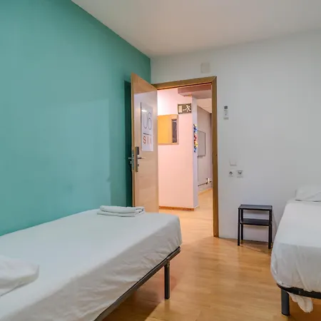 Hostel Holidaysbcn *
