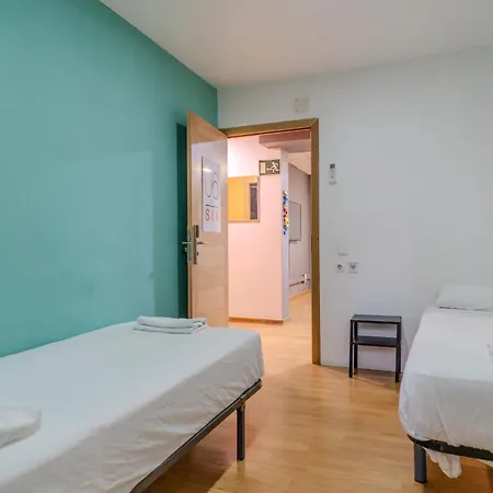 Holidaysbcn Hostel