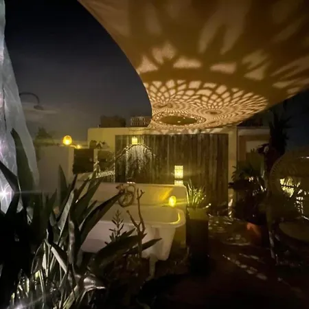 Appartement Outdoor Bathtub! 360 Rooftop With Chill Out And Amazing Views! *