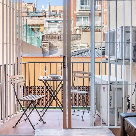 Next To Sagrada Familia 4-bedroom *