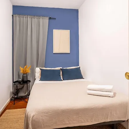 Apartment Next To Sagrada Familia 4-bedroom *