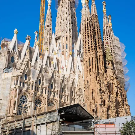 Apartment Next To Sagrada Familia 4-bedroom