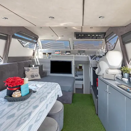 ספינת מלון Barco Muy Romantico Con Parking