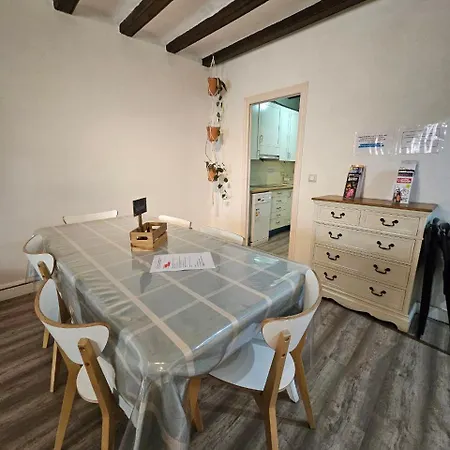 Family Flat Near Ramblas Bcn 5 * Barcelona