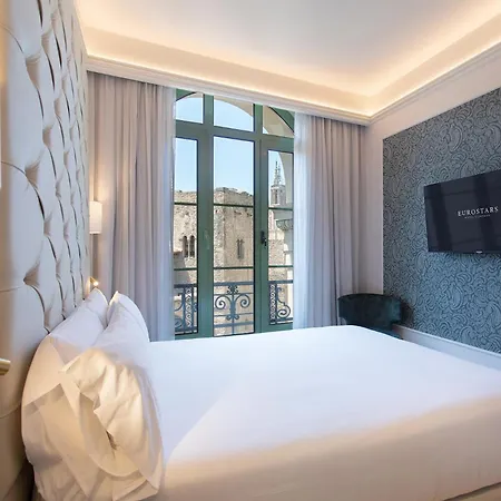 إكسيه لاييتانا بالاس 4*