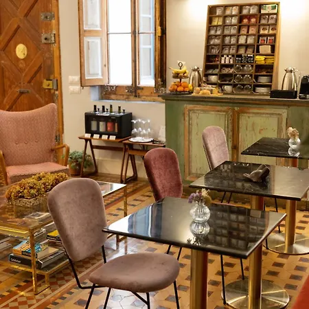 We Boutique