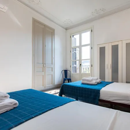 B21-apartamento Modernista Grupos * Barcellona
