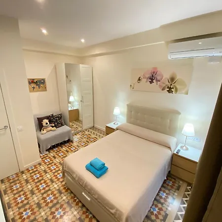 Rooms On Balmes Bed & Breakfast *
