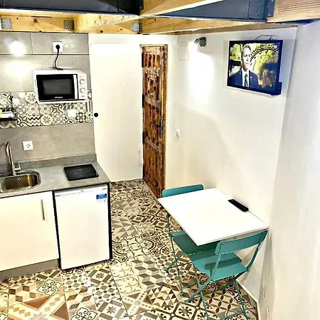 Estudio Nuevo! Al Lado Del Metro L1 L4 L5 Appartement Barcelona