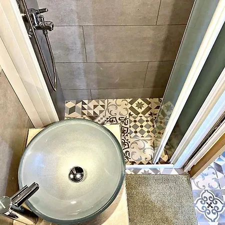 Estudio Nuevo! Al Lado Del Metro L1 L4 L5 Appartement